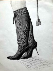 symphonie pour un pervers : Dessin au crayon bout d'une cravache et bottes de dominatrice piétinant des partitions